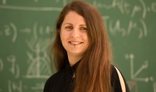 Anomalous wave phenomena in 2D materials