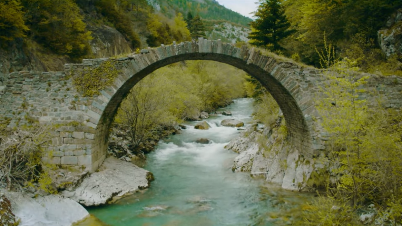 Screening of the documentary “El secreto de la naturaleza” and the subsequent discussion with the physicist Pedro Miguel Etxenike in Ondarroa