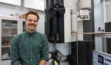 Radiation chemistry modelling for quantitative liquid phase electron microscopy