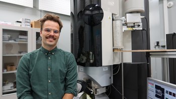 Radiation chemistry modelling for quantitative liquid phase electron microscopy