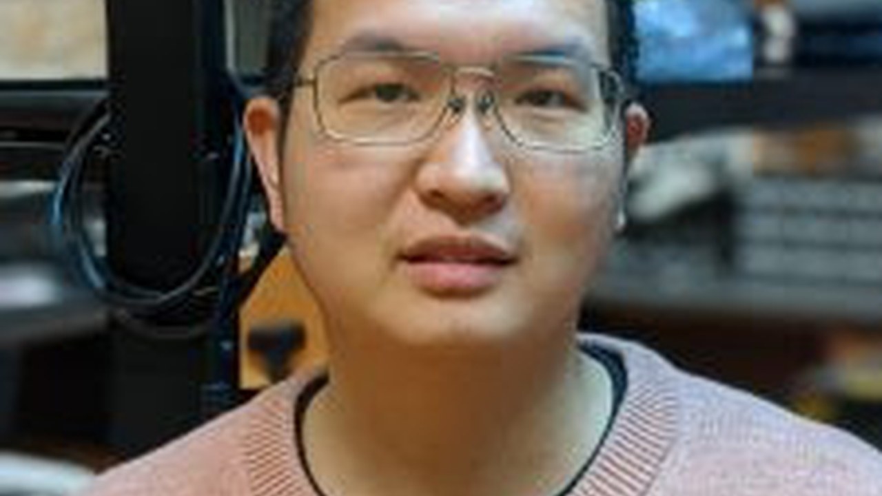 Superfluid Spin Transport in the van der Waals Antiferromagnetic Insulator