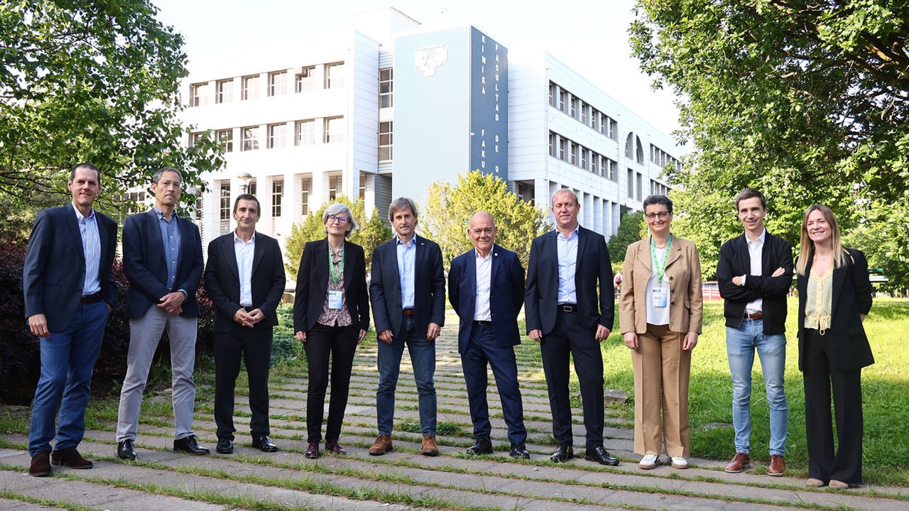 ‘Donostia is Science’, celebrates the 50th anniversary of the EHU Chemistry Faculty ‘Donostia is Science’, celebrates the 50th anniversary of the EHU Chemistry Faculty