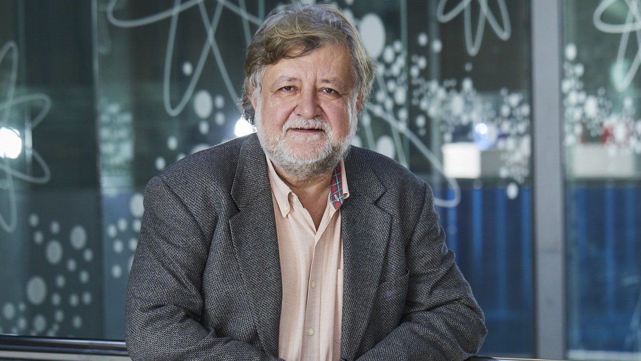 Launching of "IKUR Quantum Talks" series in Bilbao with expert in quantum simulators Maciej Lewenstein