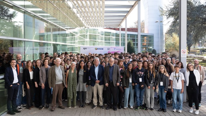 De tú a tú con la ciencia: el alumnado vasco conversa con Premios Nobel en Donostia