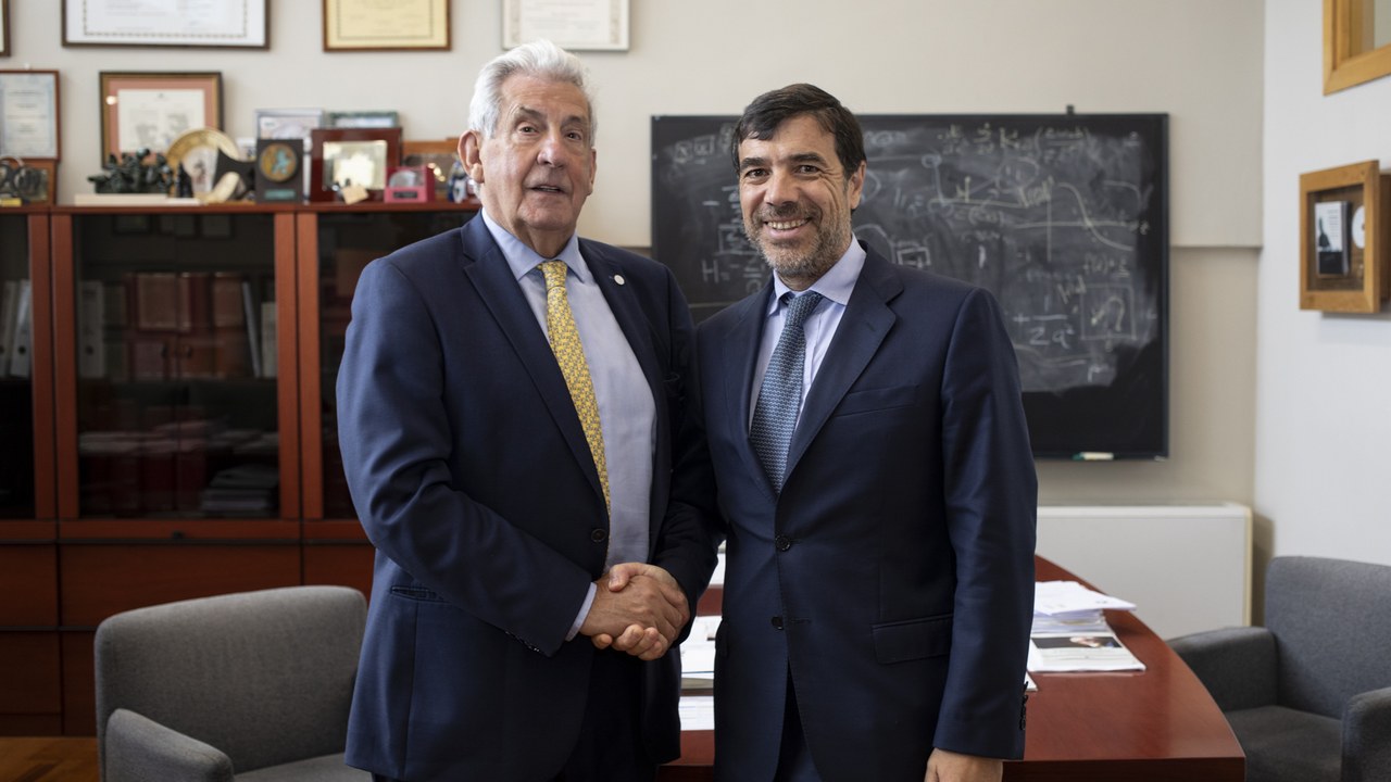 Kutxabank se suma al Patronato del DIPC para impulsar la ciencia de excelencia en Euskadi Kutxabank se suma al Patronato del DIPC para impulsar la ciencia de excelencia en Euskadi