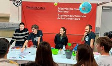 Ikertu "Materialen munduan barrena" txokoan